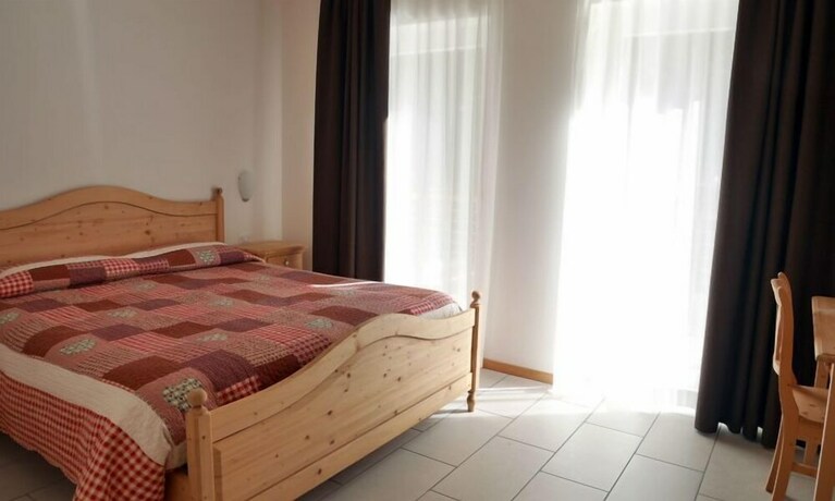 Imagen de la habitación del Hotel Elbele Garn&igrave;. Foto 17