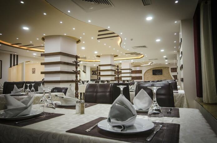 Imagen del bar/restaurante del Hotel Elbey Constantine. Foto 7