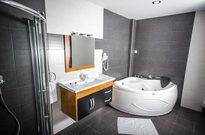 Imagen general del Hotel Elbey Constantine. Foto 4