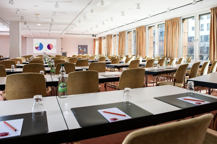 Imagen de los interiores del Hotel Elbflorenz Dresden. Foto 11