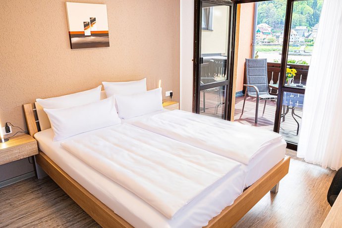 Imagen de la habitación del Hotel Elbpromenade. Foto 5