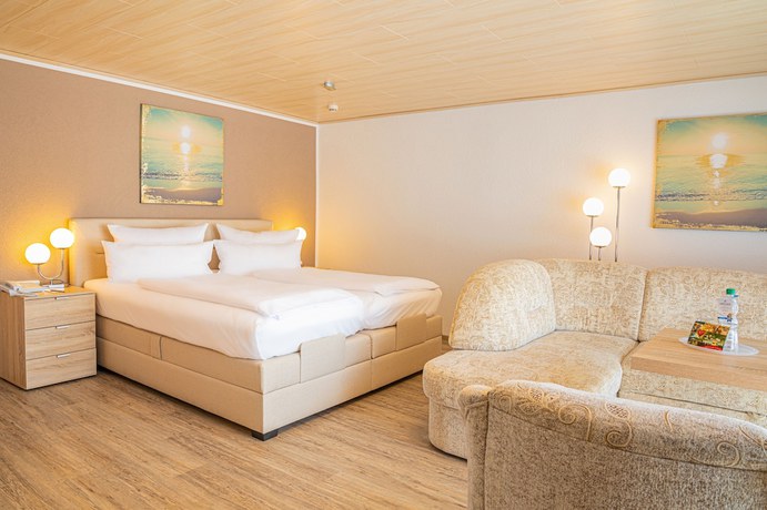 Imagen de la habitación del Hotel Elbpromenade. Foto 9