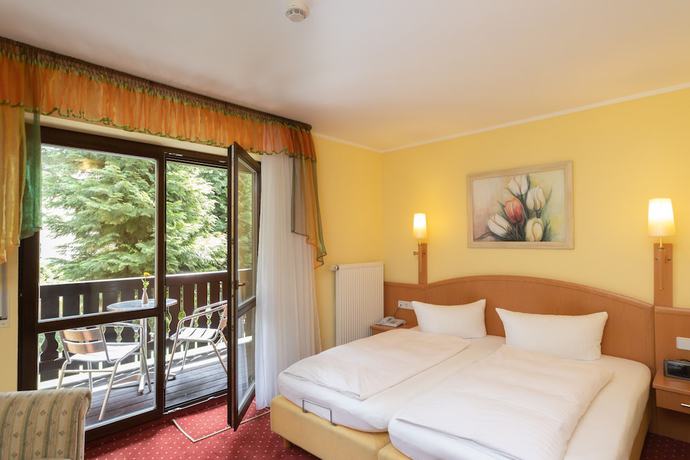 Imagen de la habitación del Hotel Elbpromenade. Foto 11