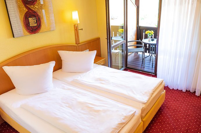 Imagen de la habitación del Hotel Elbpromenade. Foto 15