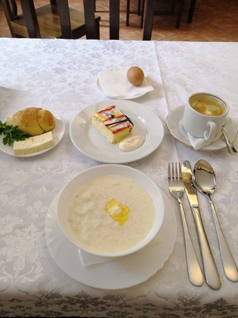 Imagen del bar/restaurante del Hotel Elbrus HiLoft Hostel. Foto 7