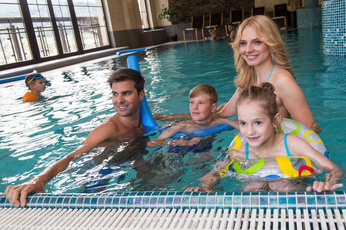 Imagen de la piscina del Hotel Elbrus Spa And Wellness. Foto 19