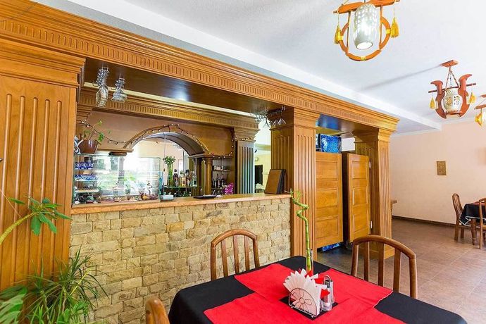 Imagen del bar/restaurante del Hotel El\'brusia. Foto 3