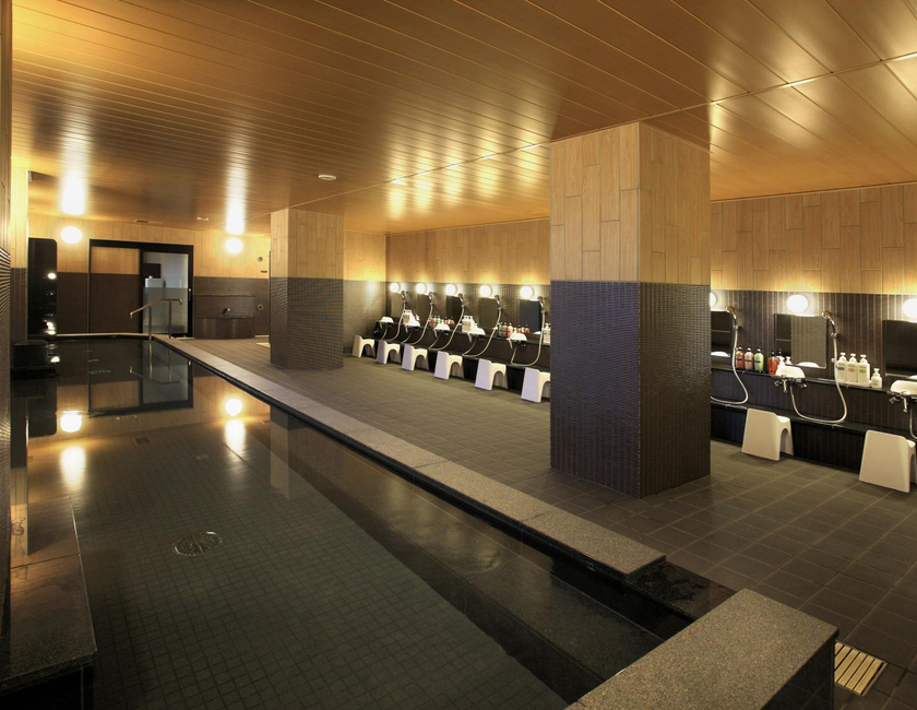 Imagen de la piscina del Hotel Elcient Kyoto Hachijoguchi. Foto 79