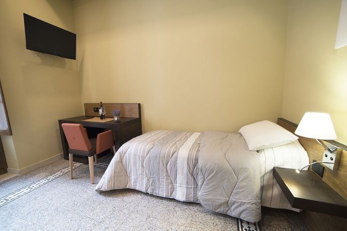 Imagen de la habitación del Hotel Elda, Monte Sant'angelo. Foto 3