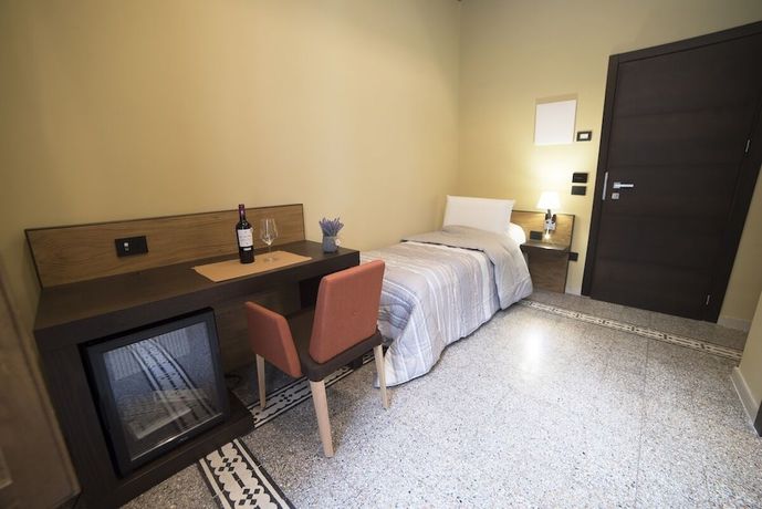 Imagen de la habitación del Hotel Elda, Monte Sant'angelo. Foto 14