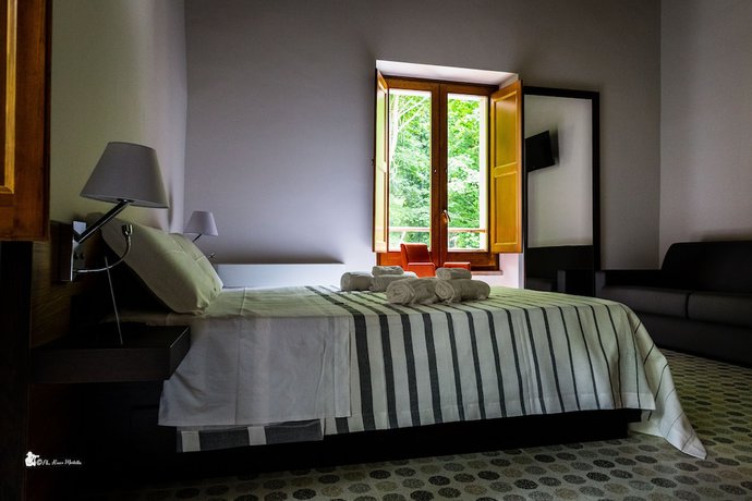 Imagen de la habitación del Hotel Elda, Monte Sant'angelo. Foto 17
