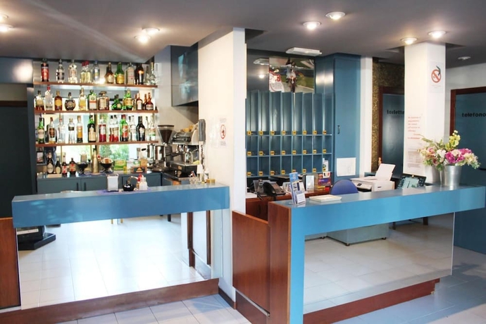 Imagen de los interiores del Hotel Elde. Foto 19