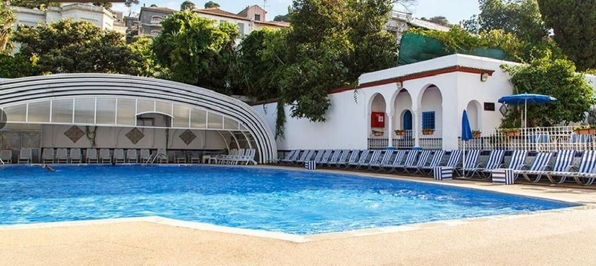 Imagen de la piscina del Hotel El-djazair. Foto 9