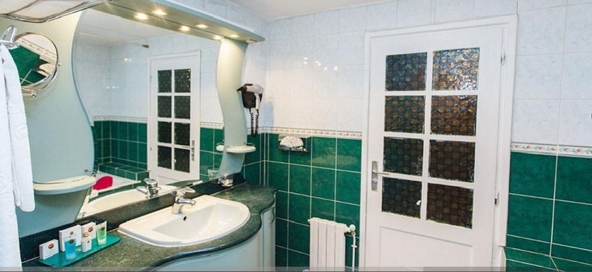 Imagen de la habitación del Hotel El-djazair. Foto 2