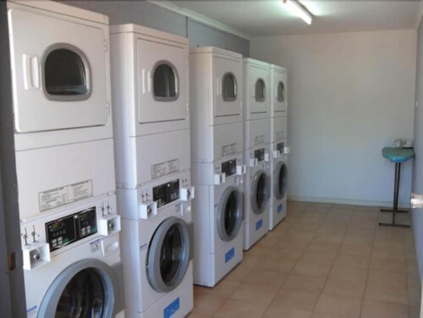 Imagen de los interiores del Hotel Eldorado Motor Inn. Foto 19