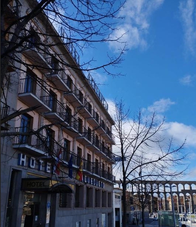 Imagen de los exteriores del Hotel Ele Acueducto. Foto 12