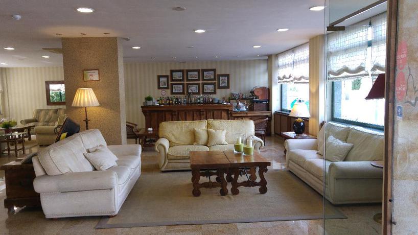 Imagen de los interiores del Hotel Ele Puente Romano. Foto 18