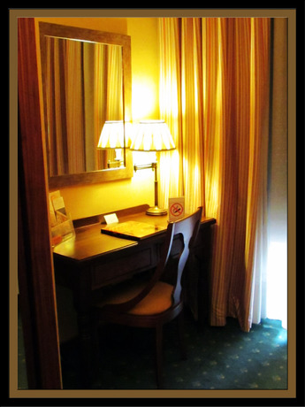 Imagen de la habitación del Hotel Ele Puente Romano. Foto 13