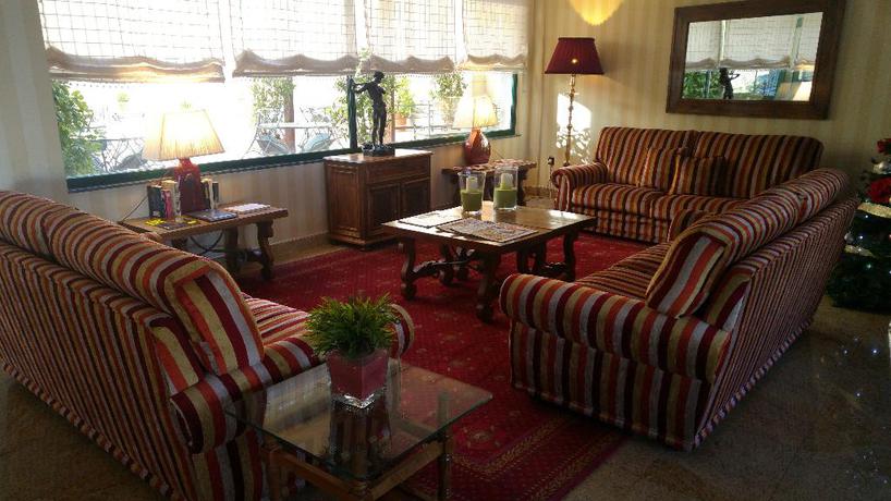 Imagen de los interiores del Hotel Ele Puente Romano. Foto 20