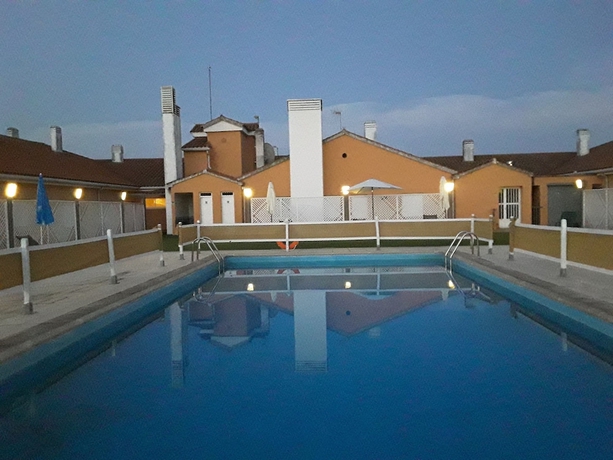 Imagen de la piscina del Hotel Ele Puerta De Monfragüe. Foto 19