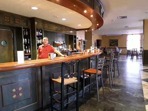 Imagen del bar/restaurante del Hotel Ele Puerta De Monfragüe. Foto 3
