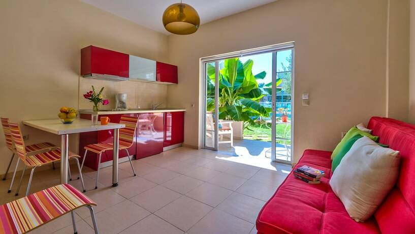 Imagen de la habitación del Hotel Elea apartments. Foto 18