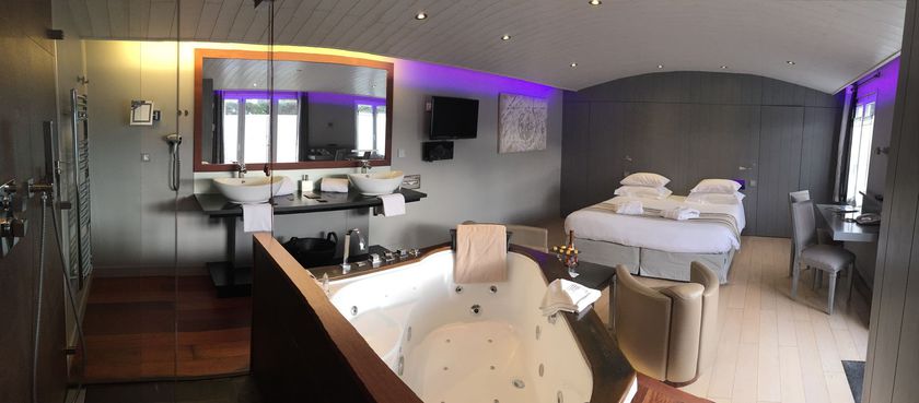 Imagen de los exteriores del Hotel El&eacute;gance Suites - &Icirc;le De R&eacute;. Foto 10