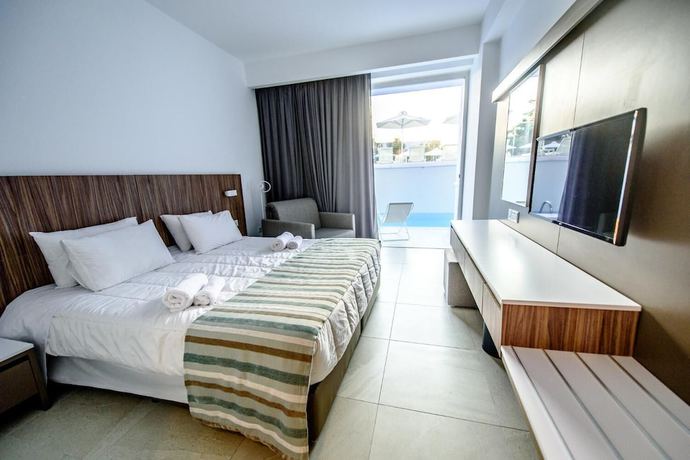 Imagen de la habitación del Hotel Eleana, Ayia Napa. Foto 10