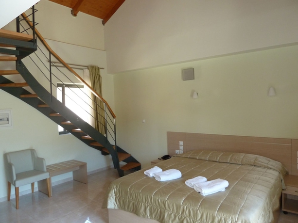 Imagen de la habitación del Hotel Eleana, Léucade. Foto 17