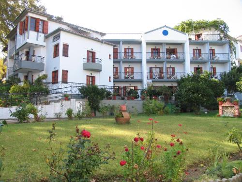 Imagen general del Hotel Eleana, Mouresi. Foto 1