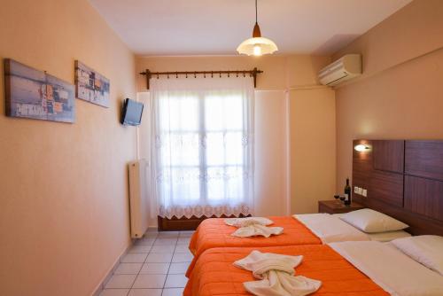Imagen de la habitación del Hotel Eleana, Mouresi. Foto 6