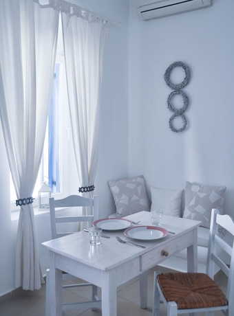 Imagen de la habitación del Hotel Eleanna's. Foto 8