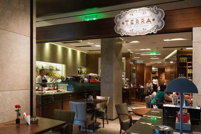 Imagen del bar/restaurante del Hotel Electra Athens. Foto 3