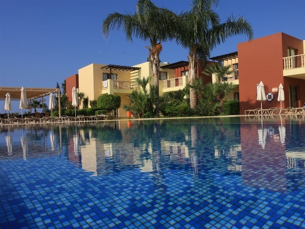 Imagen general del Hotel Electra Beach Holiday Village. Foto 4
