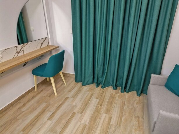 Imagen de la habitación del Hotel Electra Suites. Foto 18