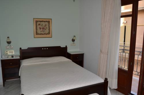 Imagen de la habitación del Hotel Electra Syros Boutique. Foto 4