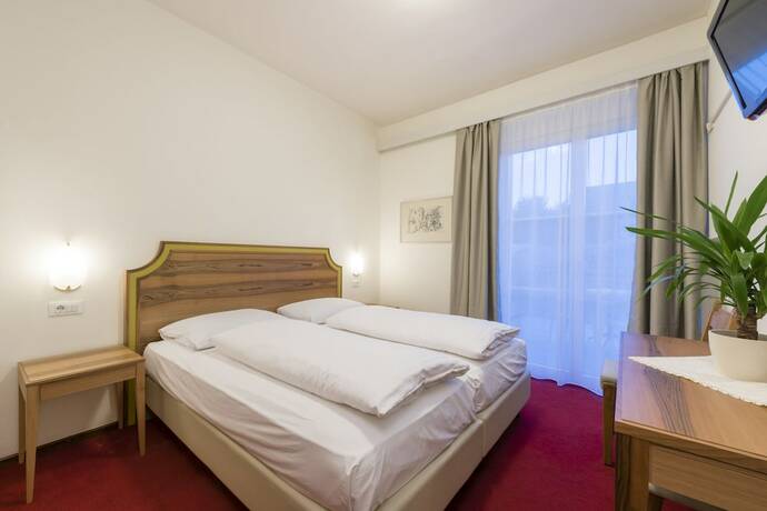 Imagen general del Hotel Elefant, Auer - Ora. Foto 8