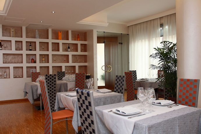 Imagen del bar/restaurante del Hotel Elefante. Foto 1