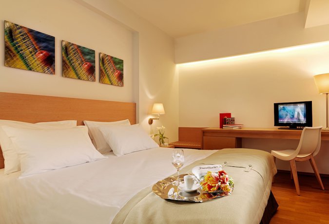 Imagen de la habitación del Hotel Elefsina. Foto 8