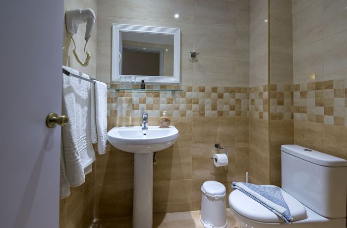 Imagen de la habitación del Hotel Elefteria. Foto 14