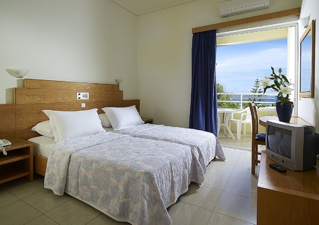 Imagen de la habitación del Hotel Eleftheria, Stalos. Foto 3