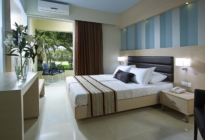Imagen de la habitación del Hotel Eleftheria, Stalos. Foto 4