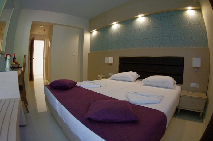Imagen de la habitación del Hotel Eleftheria, Stalos. Foto 5