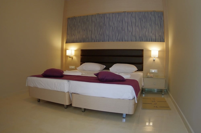Imagen de la habitación del Hotel Eleftheria, Stalos. Foto 14