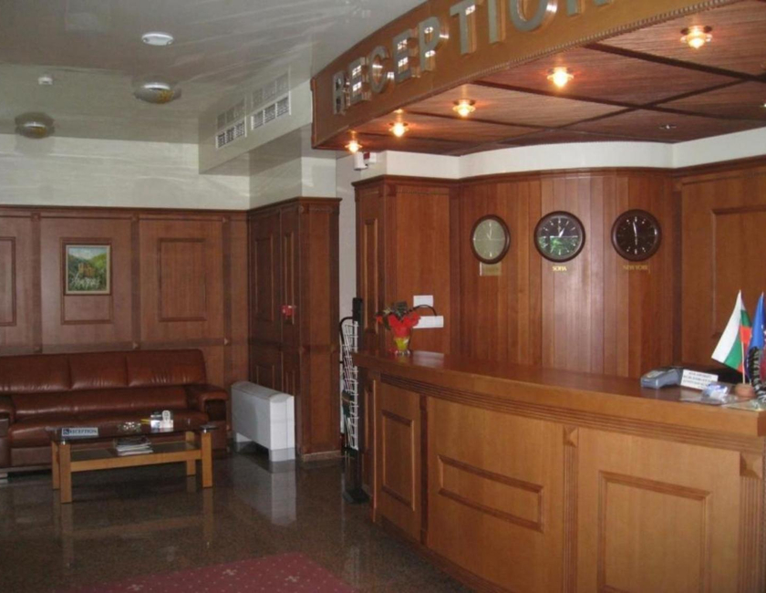 Imagen general del Hotel Elegance, Asenovgrad. Foto 4