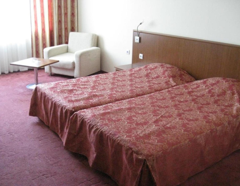 Imagen general del Hotel Elegance, Asenovgrad. Foto 9
