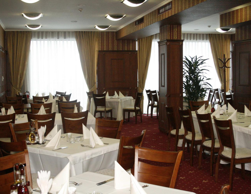 Imagen general del Hotel Elegance, Asenovgrad. Foto 12