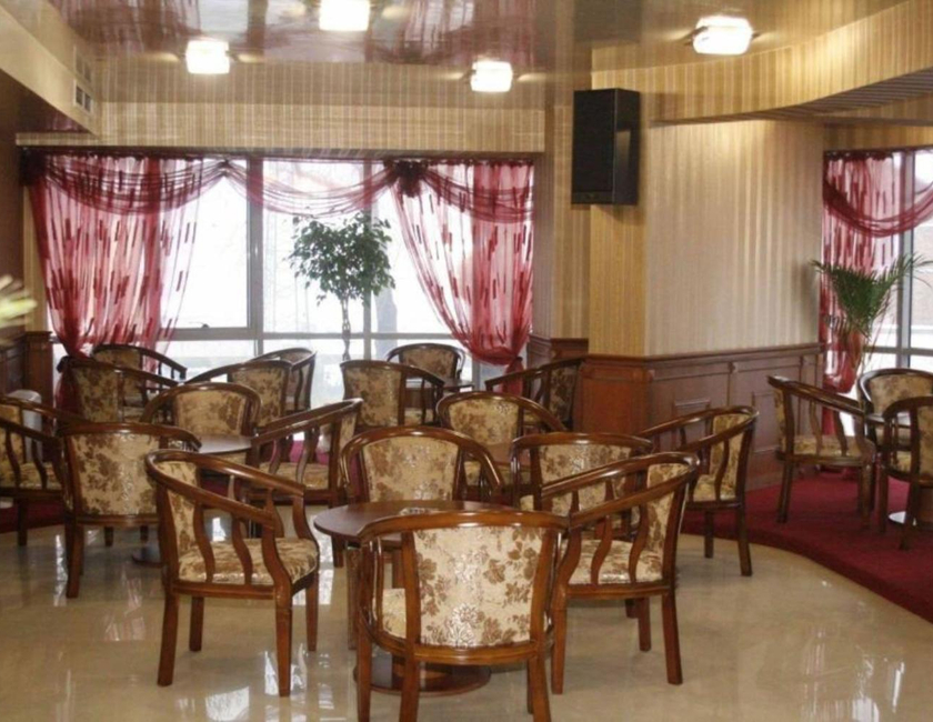 Imagen general del Hotel Elegance, Asenovgrad. Foto 19