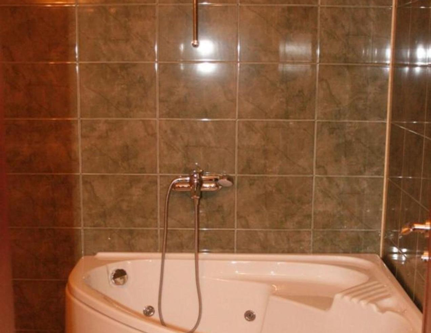 Imagen general del Hotel Elegance, Asenovgrad. Foto 25