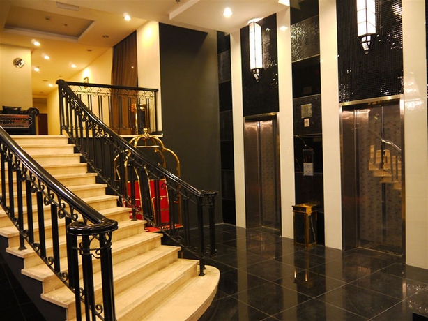 Imagen de los interiores del Hotel Elegance Bund Hotel. Foto 11
